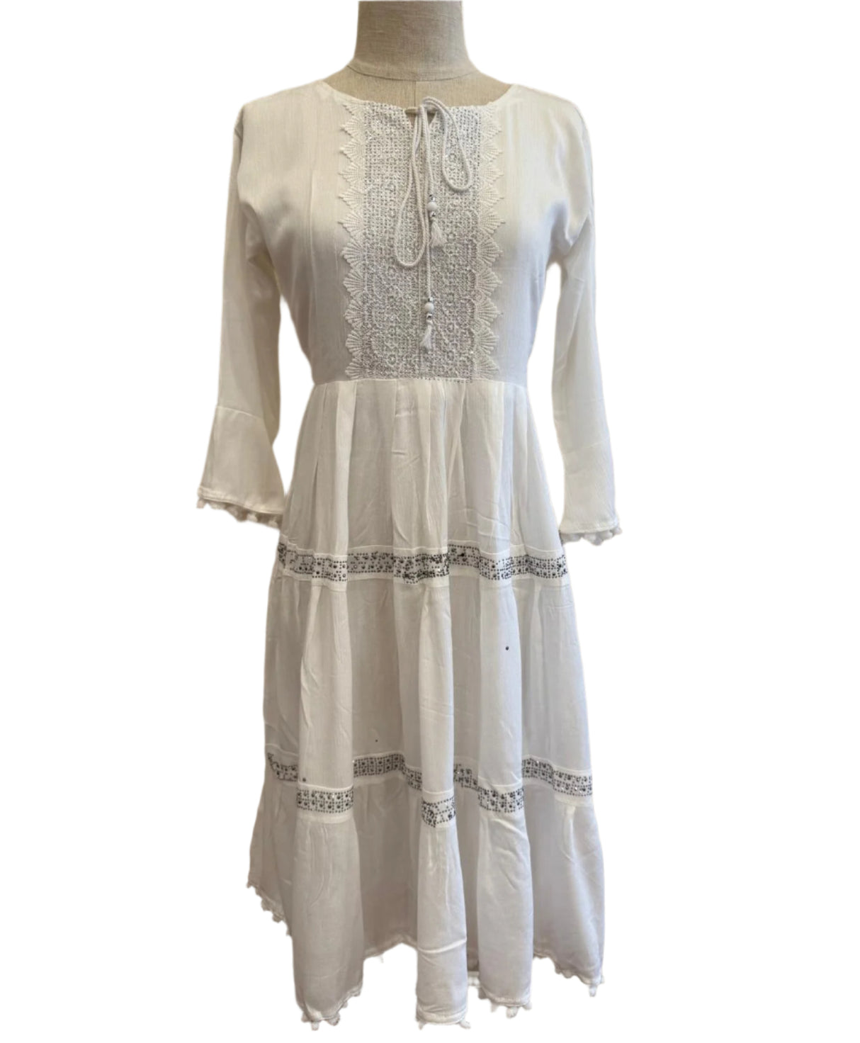 Women's dress with lace and pom pom trim