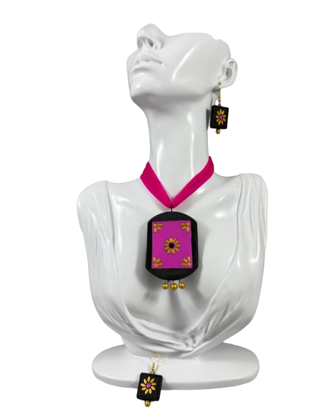 πΈ Handcrafted Terracotta Necklace Set β Floral Square Pendant Design