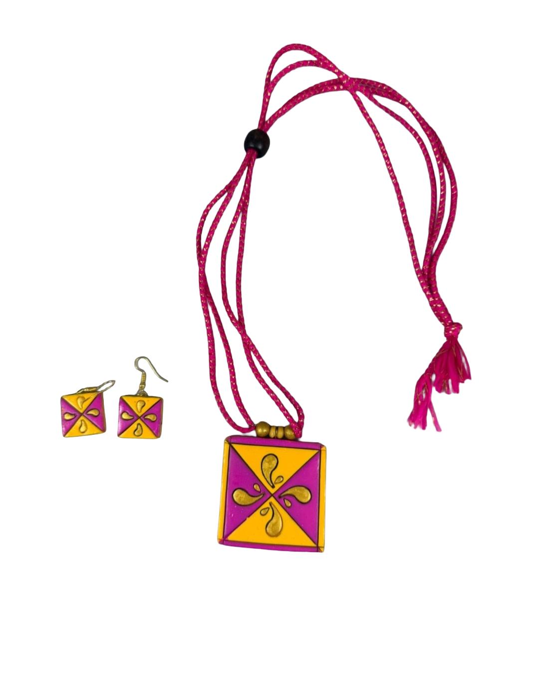 Hand-Painted Terracotta Jewelry Set – Square Floral Pendant with Matching Earring